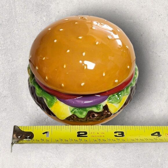 Vintage Clay Art Burger & Fries Salt & Pepper Shakers Set NOS Box Retro Kitchen - Picture 4 of 11